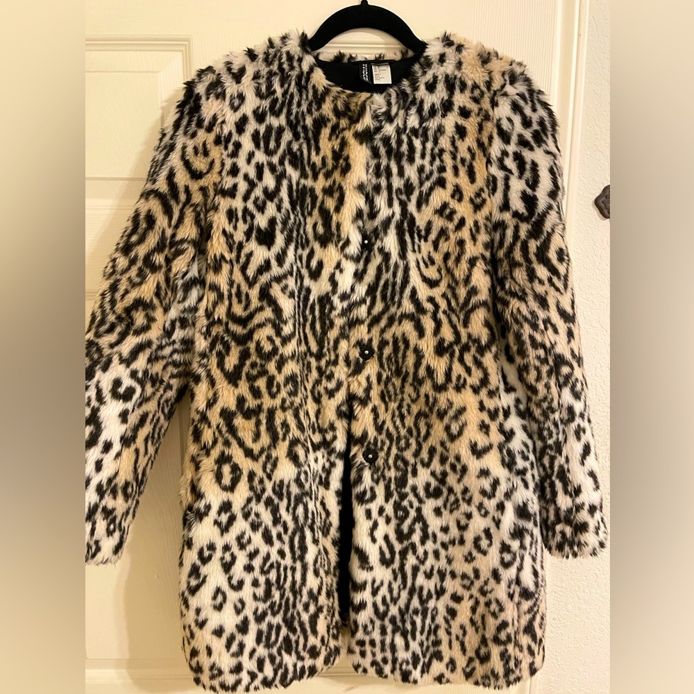 H&M DIVIDED Leopard coat size 4